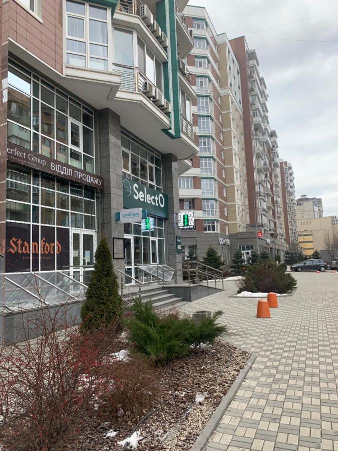Comfortable Apartments French Quarter Акумулятори Світло Інтернет Завжди Киев Екстериор снимка