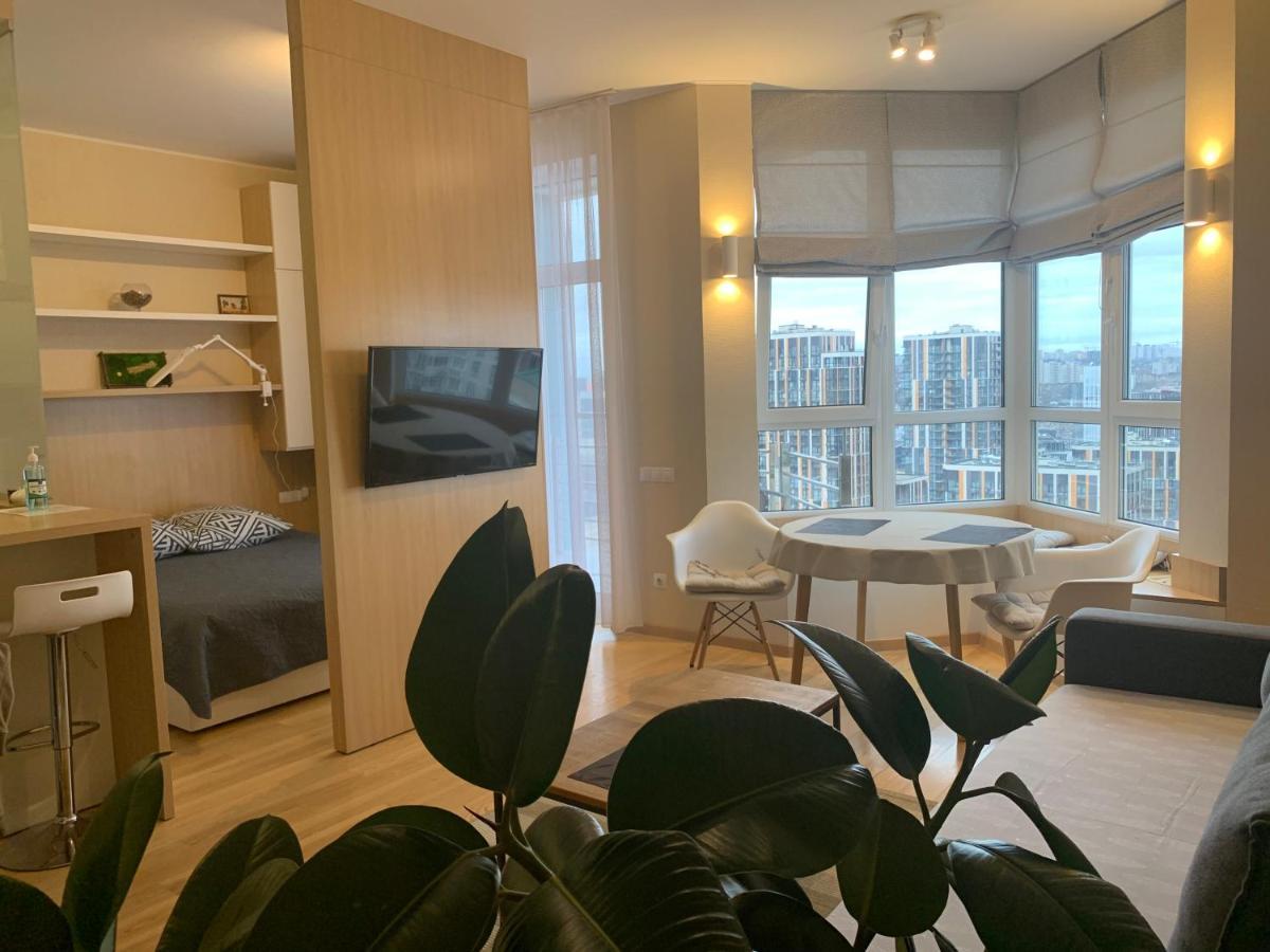 Comfortable Apartments French Quarter Акумулятори Світло Інтернет Завжди Киев Екстериор снимка