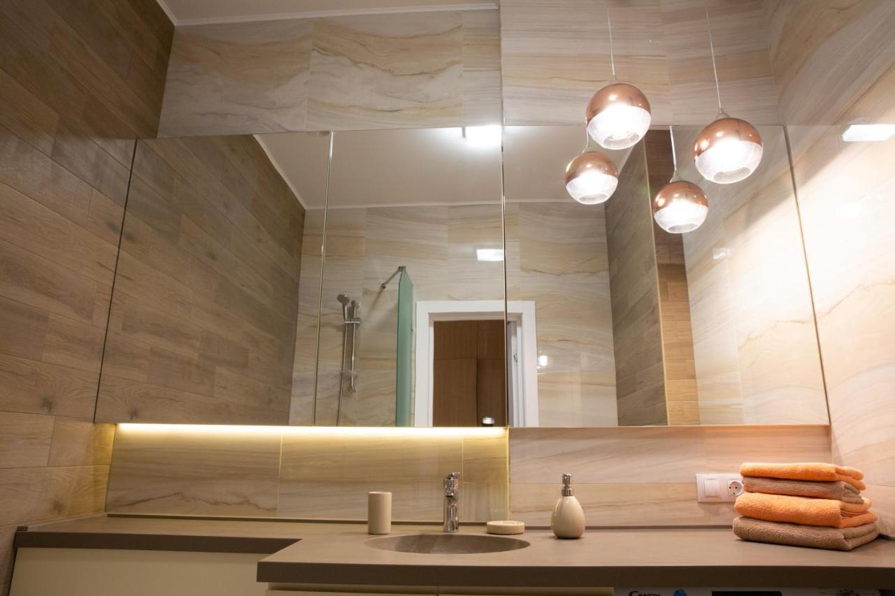Comfortable Apartments French Quarter Акумулятори Світло Інтернет Завжди Киев Екстериор снимка