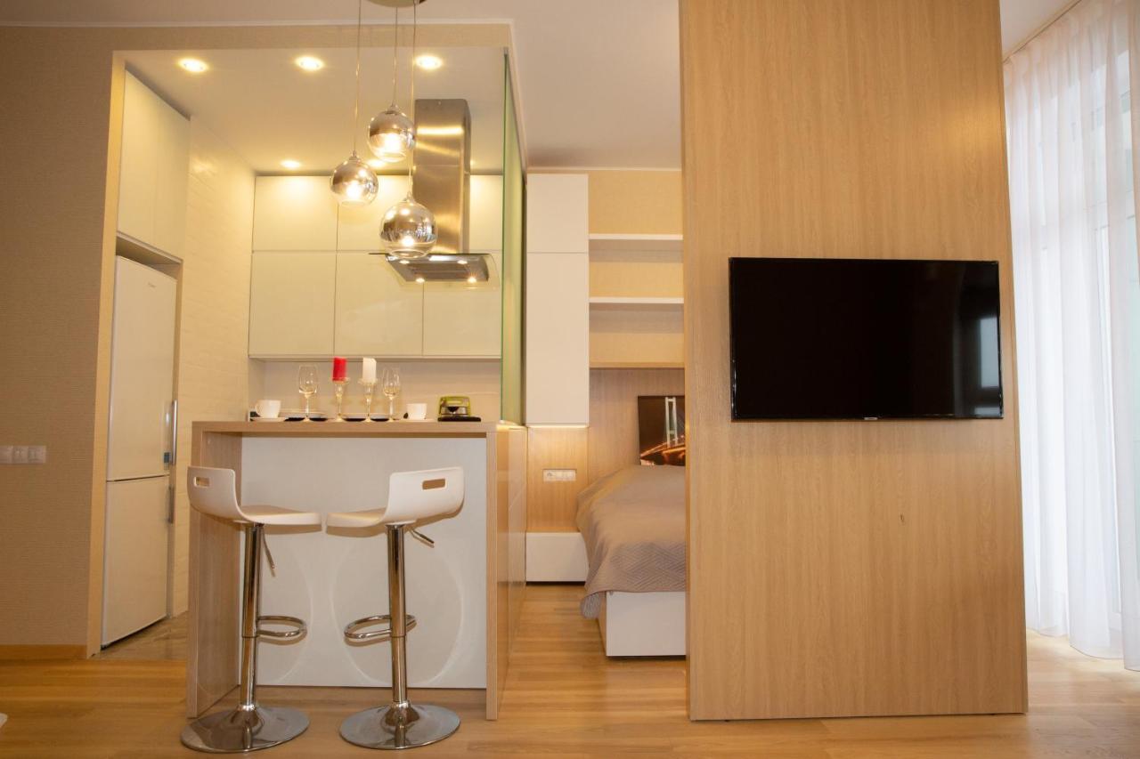 Comfortable Apartments French Quarter Акумулятори Світло Інтернет Завжди Киев Екстериор снимка