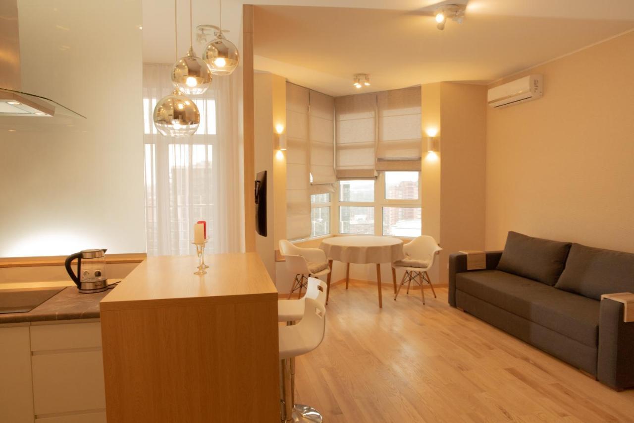 Comfortable Apartments French Quarter Акумулятори Світло Інтернет Завжди Киев Екстериор снимка