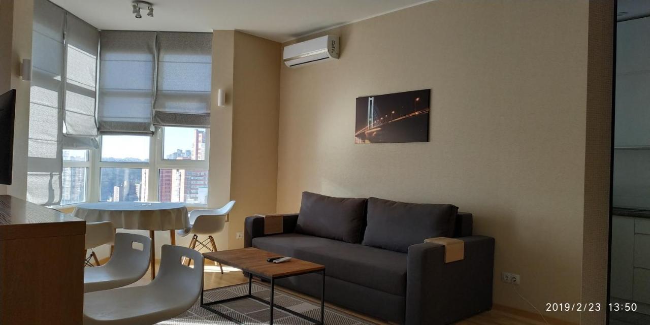 Comfortable Apartments French Quarter Акумулятори Світло Інтернет Завжди Киев Екстериор снимка