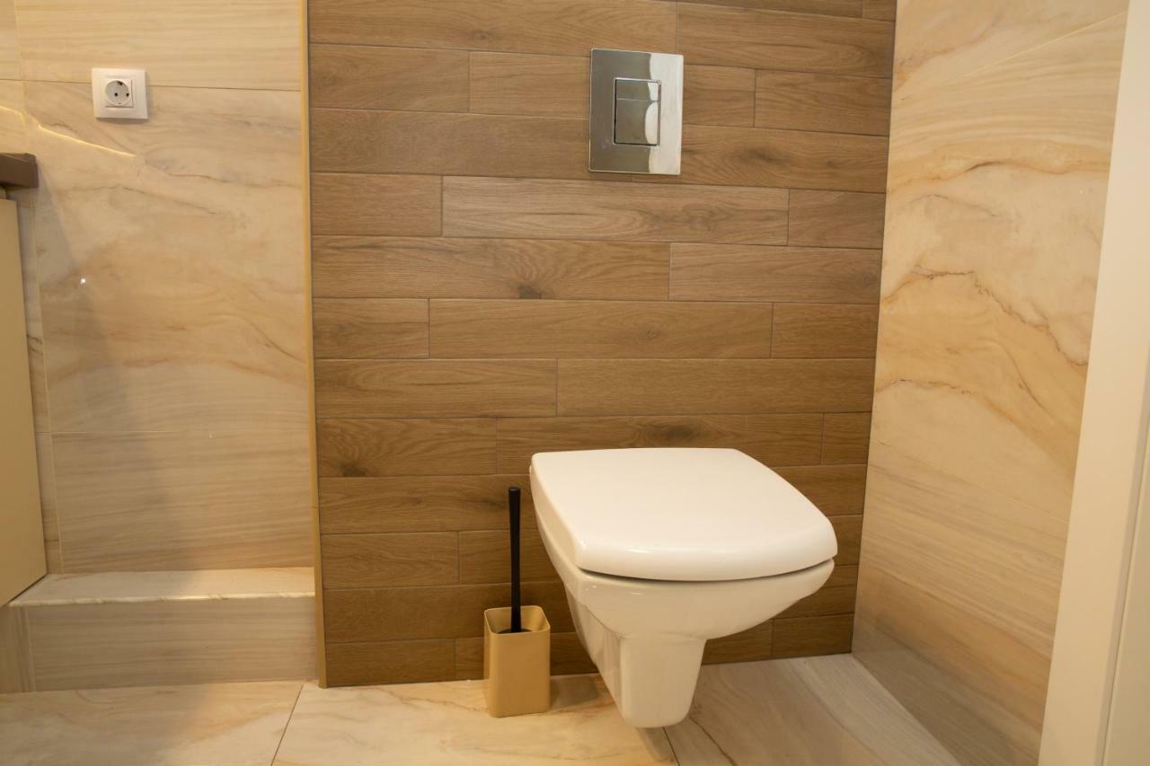 Comfortable Apartments French Quarter Акумулятори Світло Інтернет Завжди Киев Екстериор снимка