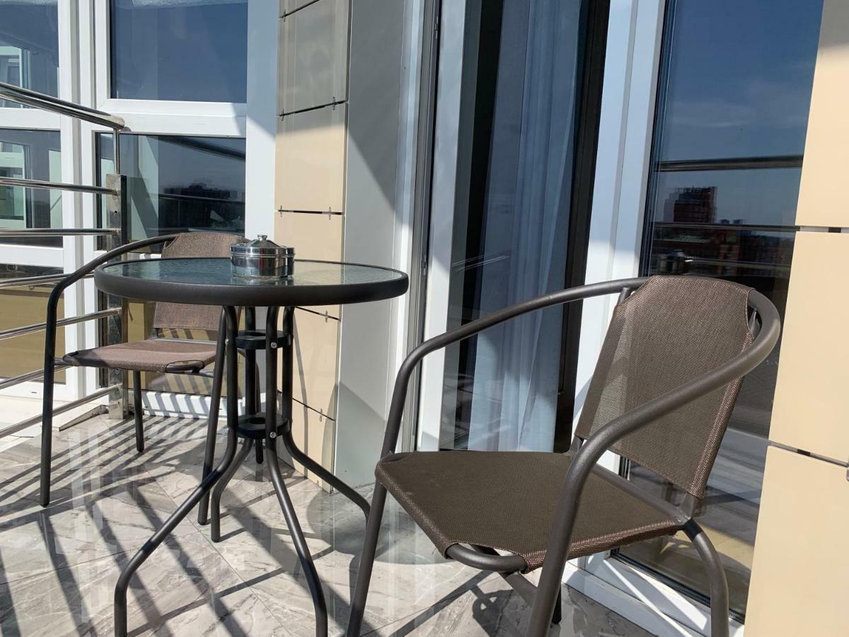 Comfortable Apartments French Quarter Акумулятори Світло Інтернет Завжди Киев Екстериор снимка