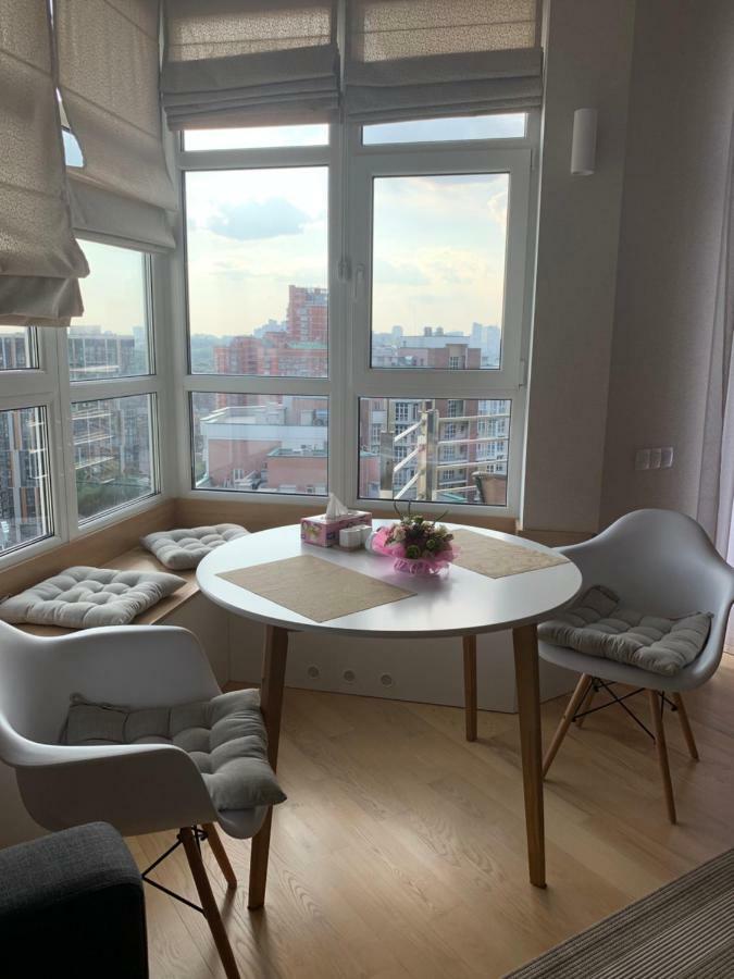 Comfortable Apartments French Quarter Акумулятори Світло Інтернет Завжди Киев Екстериор снимка